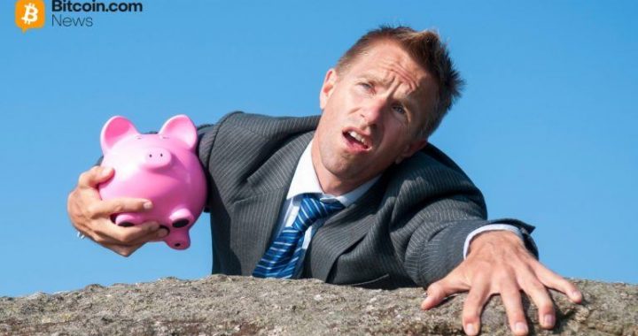 Michael Saylor’s Poll Shows Broad Hesitation to Sell Bitcoin During Sharp Decline