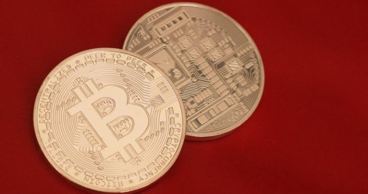 Bitcoin Macro Retracement Meets Mid-Range Battle – Will Bulls Reclaim Momentum?