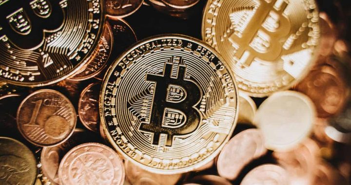 Analyst: Bitcoin Dip Resembles 2020 Metals Surge – Big Rally Possible in 2026