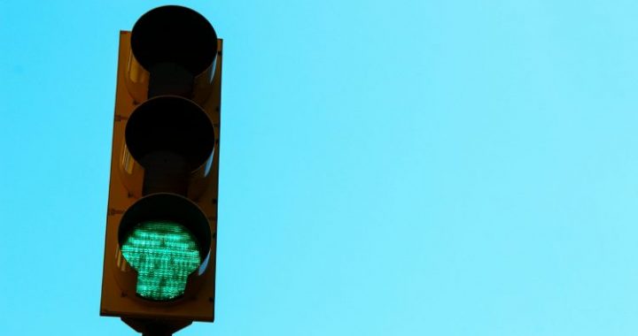 Bitcoin Alert: Saylor Signals New Purchase As His Favorite Indicator Returns