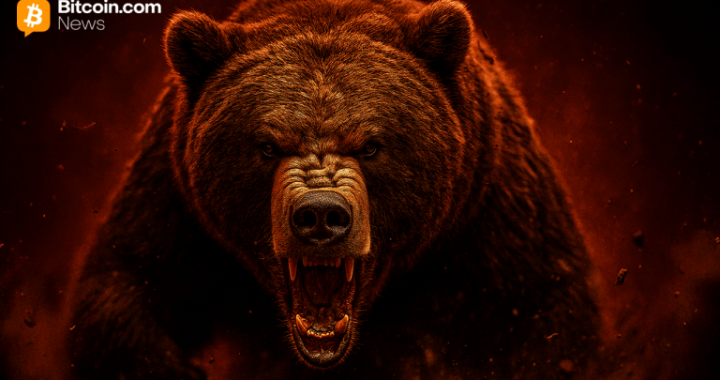 Crypto Volatility Returns: Bitcoin’s Price Clings to Support Amid Bearish Pressure