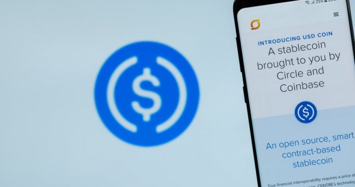 Coinbase Says Stablecoin Interest Ban Gives China the Advantage