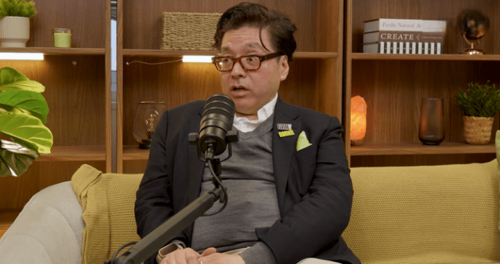Tom Lee Still Sees Bitcoin At $250,000 But Warns 2026 Gets ‘Jagged’
