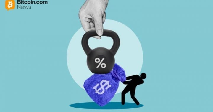 Bitcoin ETFs End 2025 Under Pressure as Outflows Deepen