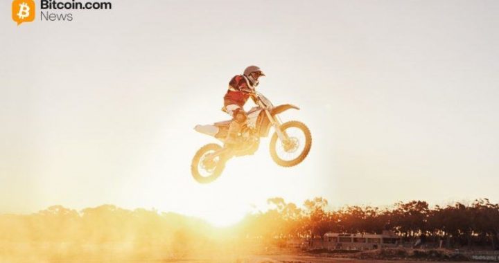 Bitcoin ETFs Pull $844 Million as Crypto ETF Rally Extends