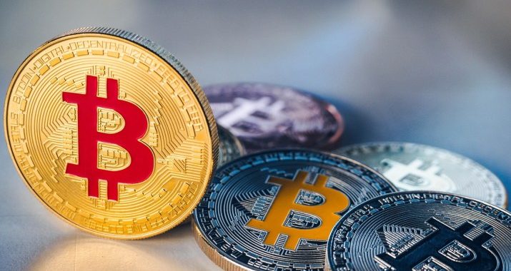 Bitcoin Breaks Key Support, Analyst Signals Lower Levels Ahead