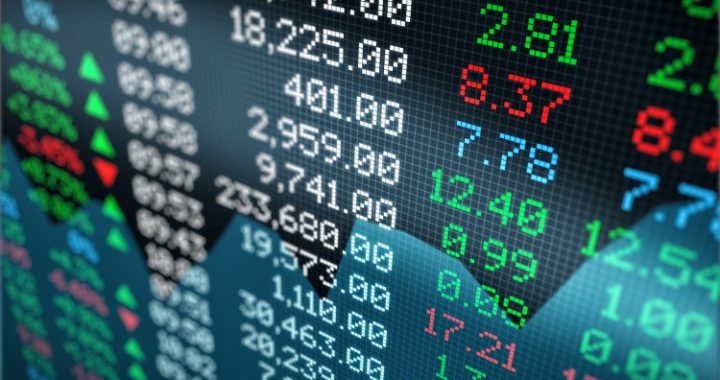 Bitcoin Moves With Tech, Not Precious Metals, Analysts Find