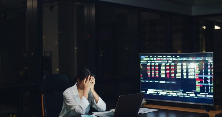 I Traded Crypto Late at Night and It Cost Me More Than Money