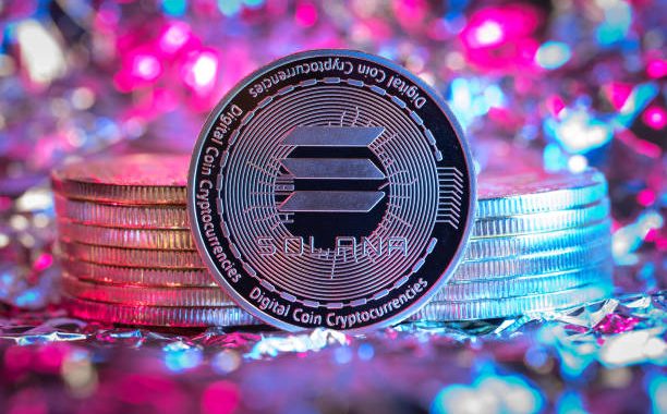 Solana Flashing Mixed Signals: $105 Breakout Or Double-Pair Collapse Ahead?