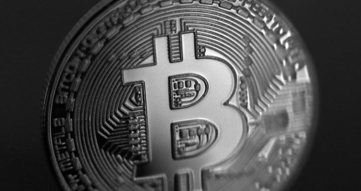 Bitcoin On The Brink: One Move Could Trigger A Massive Shift
