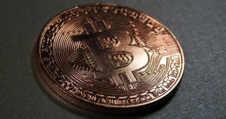 Bitcoin ETFs Lose Nearly Half A Billion Dollars As Fear Returns To Crypto