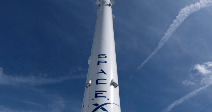 8% SpaceX Jump Shows Fresh FOMO as SPCX Tests a $2.28T Market Cap