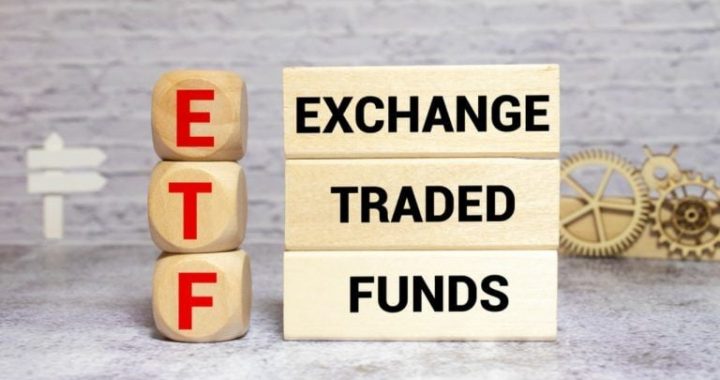 Bitcoin ETF Outflows Ease to $316 Million While XRP and HYPE Gain Momentum