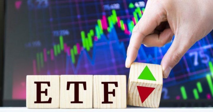 Blackrock’s IBIT Leads $77M Bitcoin ETF Outflow as XRP Funds Add $7.4M