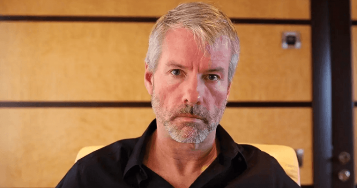 Community Clashes Over Strategy’s First Bitcoin Sale in 4 Years as MSTR Craters 7%