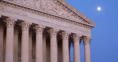 US Supreme Court backs FCC, SEC in rulings on regulatory powers