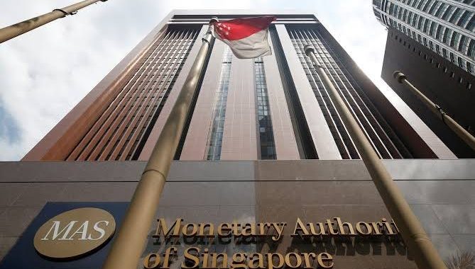 MAS Tightens Crypto Monitoring Despite Singapore Banks Face New Tough Reporting Rules Next Year