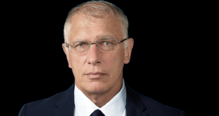 $40 Trillion Debt Warning: Doug Casey Sees Greater Depression Risk for US Economy