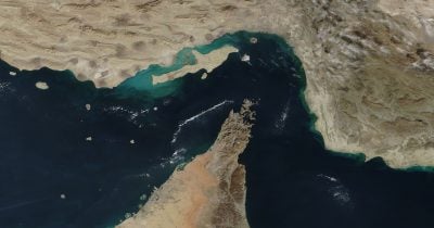Iran blocks Strait of Hormuz, escalating US-Iran conflict