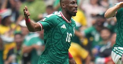 Julián Quiñones scores to give Mexico lead over Ecuador in World Cup match