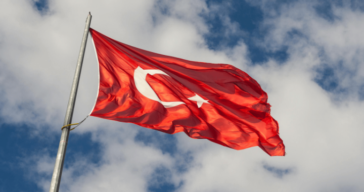Türkiye Blocks 47,493 Illegal Betting Sites as Crypto Account Crackdown Expands