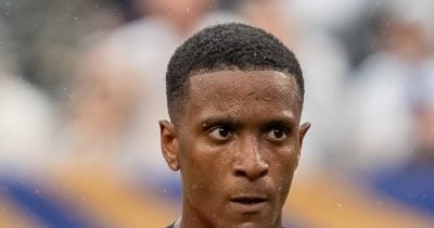 Arsenal signs Ezri Konsa from Aston Villa for £51M plus add-ons
