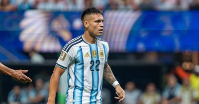 Barcelona considers Lautaro Martínez as backup option if Julián Álvarez deal falls through