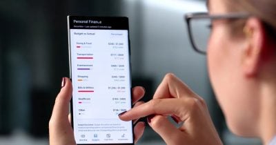 Open banking policy fight sees big spending from traditional banks and fintechs
