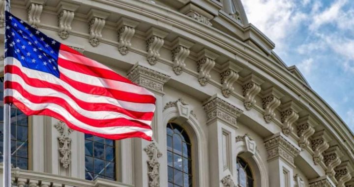 Coinbase Exec ‘Relentlessly Optimistic’ on CLARITY Act Odds