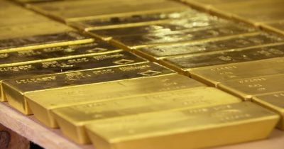 Gold steadies after biggest weekly gain since January