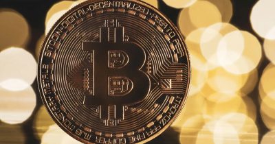Bitcoin falls below $63,000 amid Coinbase earnings disappointment and stalled crypto legislation
