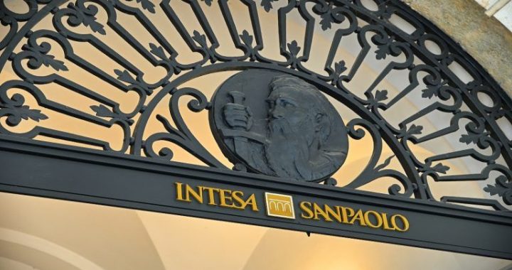 Intesa Sanpaolo Cuts BTC ETF Stake by 94%, Triples Staked ETH Position
