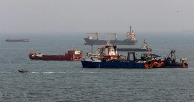 Ship traffic in Strait of Hormuz jumps amid geopolitical tensions