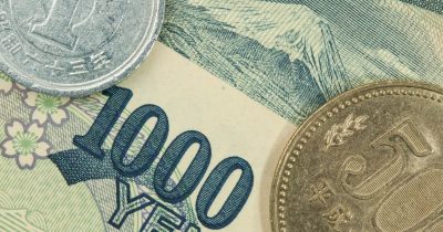 Yen rises 1% against dollar after US jobs report, gold up nearly 3%