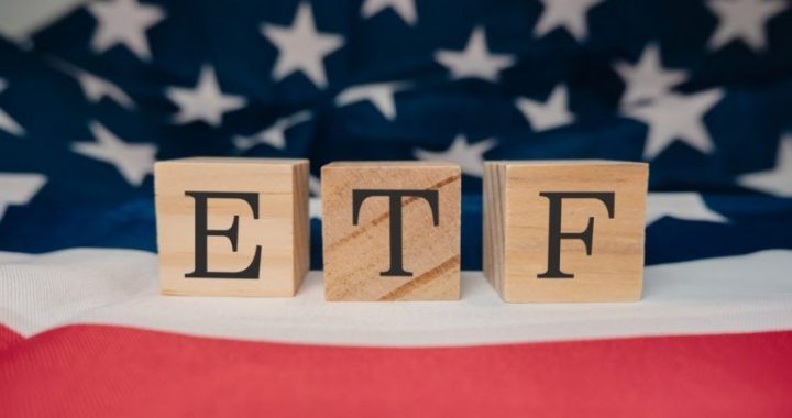 Bitcoin, Ether ETFs Lose $520M as XRP Bucks Fed Rate-Hike Selloff