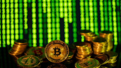 Spot Bitcoin ETFs see $462M in net selling as Fed decision looms