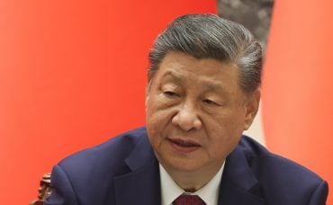 Xi Jinping meets Narendra Modi to stabilize ties during India visit
