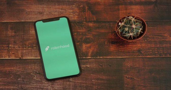 Robinhood Chain Tops $3B Daily DEX Volume, Pushes UNI Burn Past $1M
