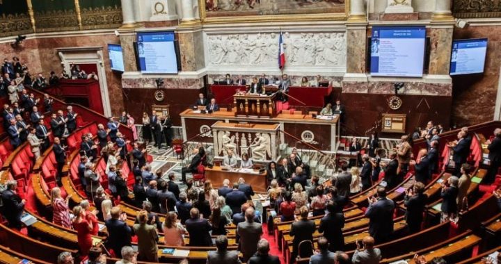 French Committee Approves Tax on Stablecoin Conversions From 2027